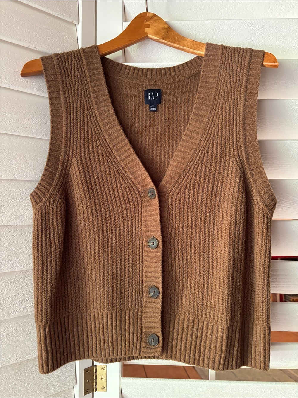 Vintage GAP Brown Ribbed V-Neck Button Front Sweater CashVest Coco powder